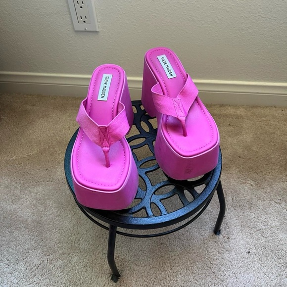 Steve Madden Platform Sandals - Picture 4 of 4
